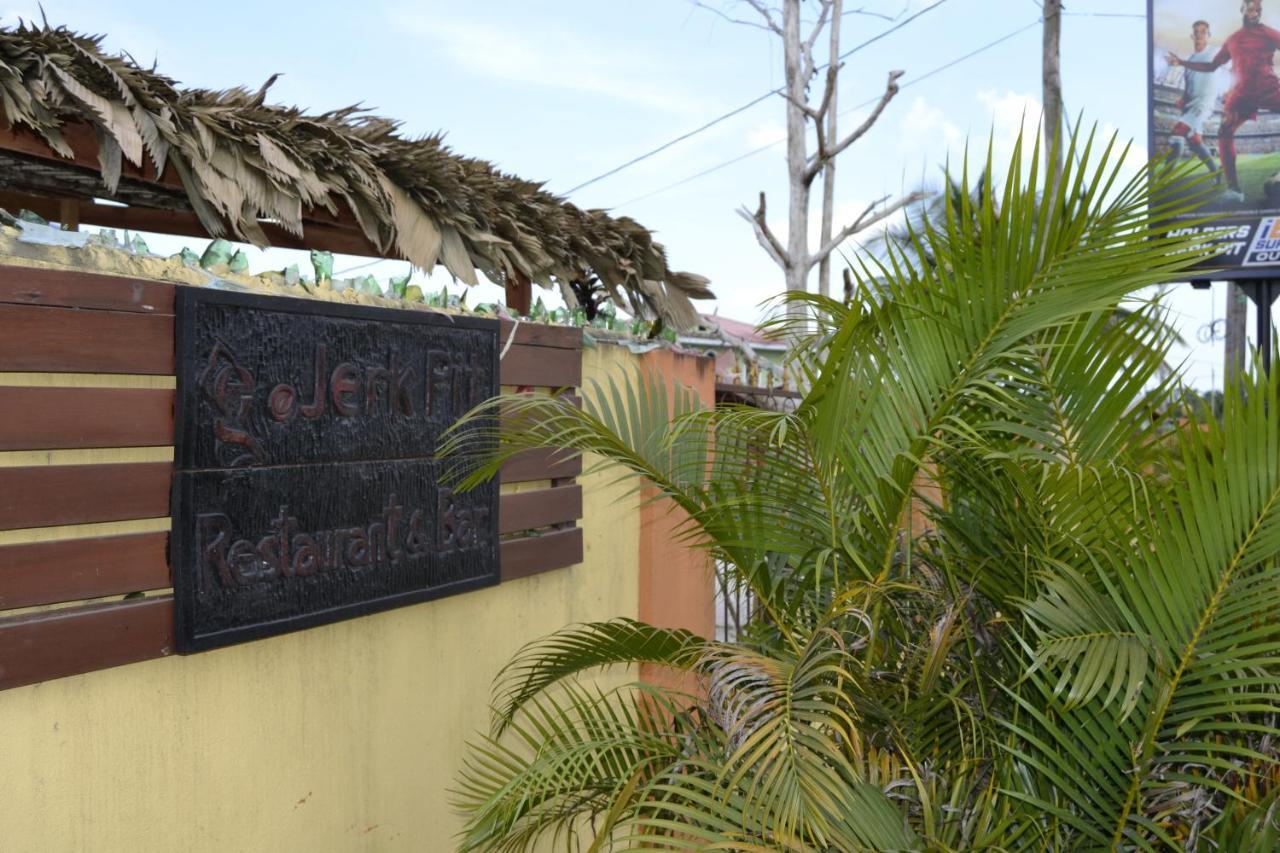 Ms. Holder'S Comfort Villa Georgetown Bagian luar foto